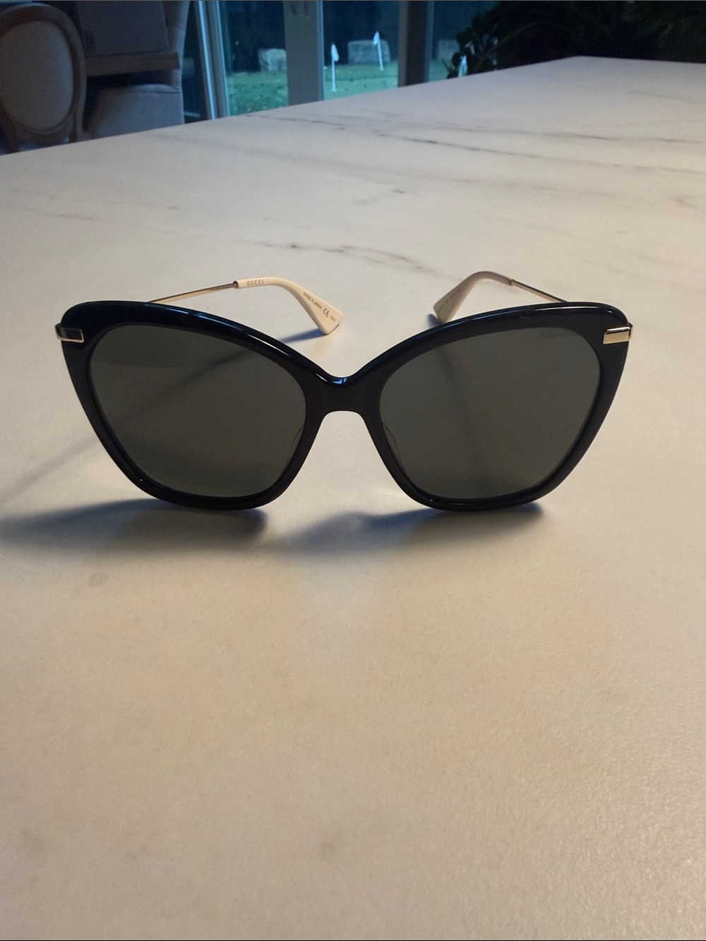GUCCI Oversized Black cat-Eye Sunglasses with Gold Accents